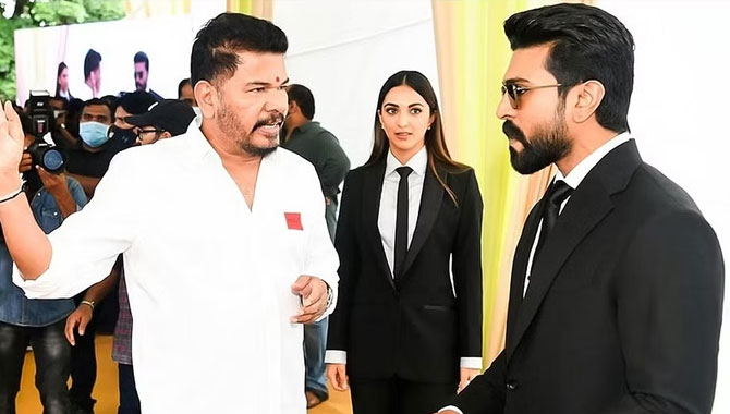 చ‌ర‌ణ్ ఫ్యాన్స్‌కు శంక‌ర్ టెన్ష‌న్