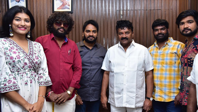 ‘రౌద్ర రూపాయ‌న‌మః’ చిత్రం నుండి ‘హ‌ల్లో మీమ్స్ వాలా’ లిరిక‌ల్ సాంగ్ లాంచ్ !!