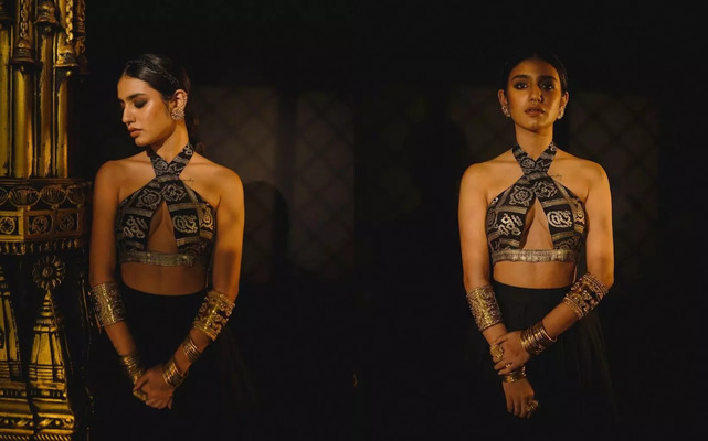 ఆయిలీ లుక్లో ప్రియా క్లీవేజ్ షో ఆయిలీ లుక్లో ప్రియా క్లీవేజ్ షో