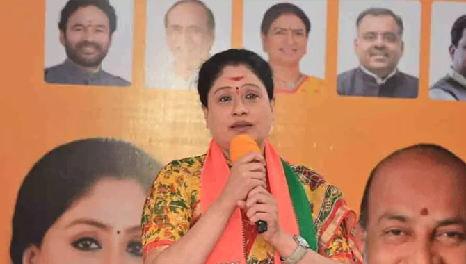 బీజేపీకి మరో షాక్.. రాములమ్మ రాం రాం