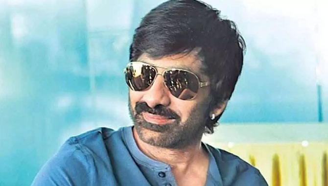 రవితేజ కోసం ఆ ఇద్ద‌రూ వెయిటింగ్