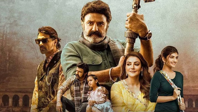 ద‌స‌రా సినిమాల్లో బాల‌య్య మూవీనే బ్యాలెన్స్