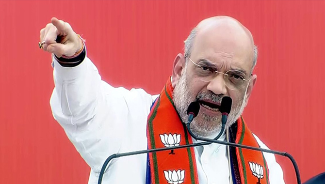 కాంగ్రెస్, గాంధీ కుటుంబం.. ఈ దేశానికి పట్టిన రాహు-కేతులు: అమిత్ షా