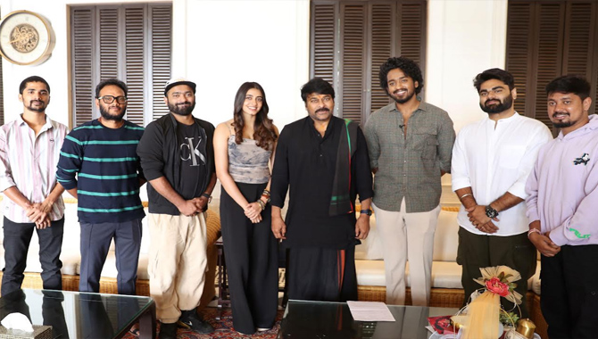 Megastar Chiranjeevi Launched Anthem- Izzat From Bubblegum