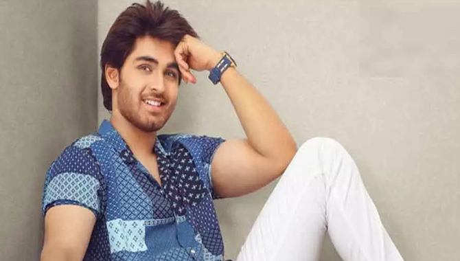 ఆ బ్యాన‌ర్‌లో రోష‌న్ సినిమా