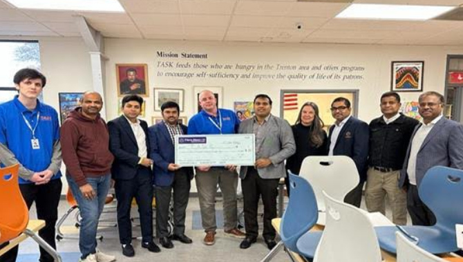 ఫుడ్‌ బ్యాంక్‌ కు ఐటీ సర్వ్‌ 1,000 డాలర్ల విరాళం