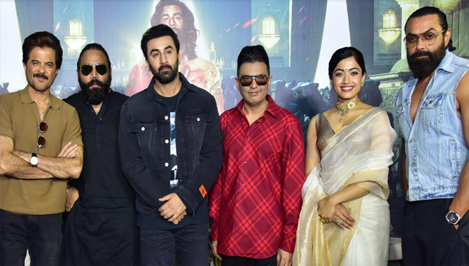 ‘యానిమల్’ లోని ఎమోషన్ అందరికీ కనెక్ట్ అవుతుంది : గ్రాండ్ Q &A ప్రెస్ మీట్ లో ‘యానిమల్’ చిత్ర యూనిట్