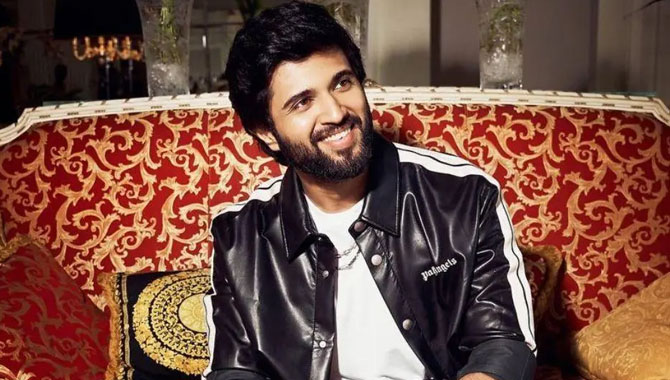 సీమ స్లాంగ్‌లో అద‌ర‌గొట్ట‌నున్న రౌడీ హీరో