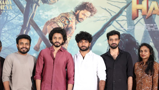 ఈ పండక్కి ‘హనుమాన్’ తో థియేటర్లో పండగ చేసుకుందాం : హీరో తేజ సజ్జ & డైరెక్టర్ ప్రశాంత్ వర్మ