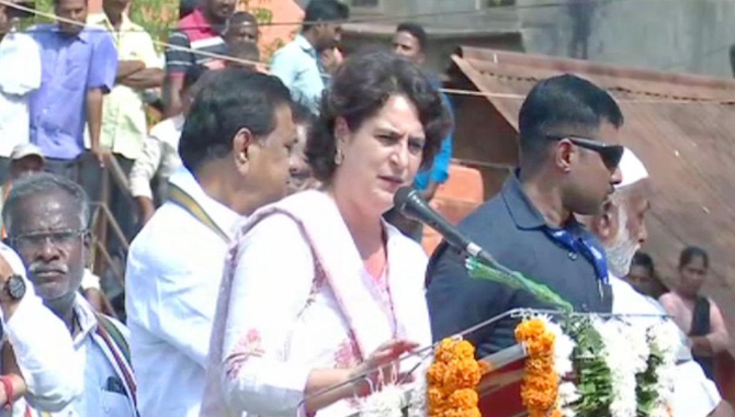 తెలంగాణ ఏర్పడింది కానీ.. అదీ నెరవేరలేదు : ప్రియాంక