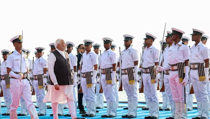 మహిళా ప్రాతినిధ్యం పెంచుతాం : మోదీ