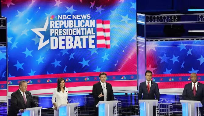 అలబామా వర్సిటీలో రిపబ్లికన్ పార్టీ అభ్యర్థుల మధ్య చర్చ అలబామా వర్సిటీలో రిపబ్లికన్ పార్టీ అభ్యర్థుల మధ్య చర్చ