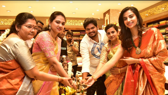 Weaverly Store Grand Launch By Actress Meenakshi Chaudary at Road No.10, Banjara Hills.