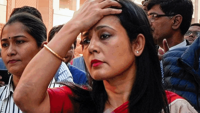 తృణమూల్ ఎంపీ మహువాపై లోక్‌సభ బహిష్కరణ వేటు.. విపక్షాల నిరసన