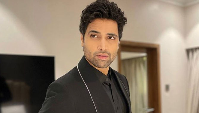 శేష్ ఆషామాషీగా ఒప్పుకోలేదు