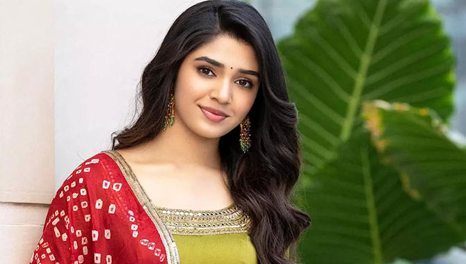 ప‌క్క భాష‌ల నుంచి కృతికి ఆఫ‌ర్లు