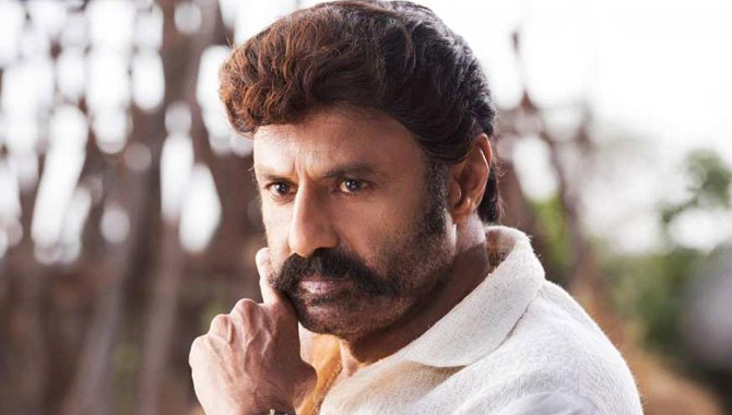 బాల‌య్యపై దృష్టి పెట్టిన ఆ డైరెక్ట‌ర్లు