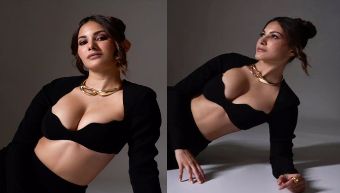 బ్లాక్ డ్రెస్‌లో అమైరా క్లీవేజ్ షో