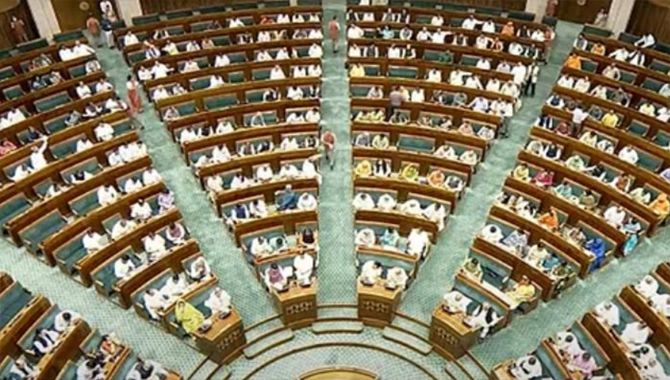 షెడ్యూల్ కంటే ఒక రోజు ముందుగానే.. నిరవధిక వాయిదా