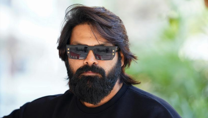 బద్మాష్ గాళ్లకి బంపర్ ఆఫర్ నన్ను హీరోగా మరో మెట్టు ఎక్కిస్తుంది : హీరో ఇంద్రసేన బద్మాష్ గాళ్లకి బంపర్ ఆఫర్ నన్ను హీరోగా మరో మెట్టు ఎక్కిస్తుంది : హీరో ఇంద్రసేన