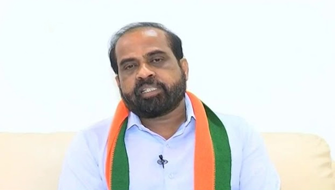 వైసీపీ ప్రభుత్వం రాష్ట్ర ప్రజల జీవితాలతో