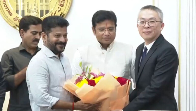 పారిశ్రామిక అభివృద్ధికి ప్రభుత్వం కట్టుబడి ఉంది : సీఎం రేవంత్