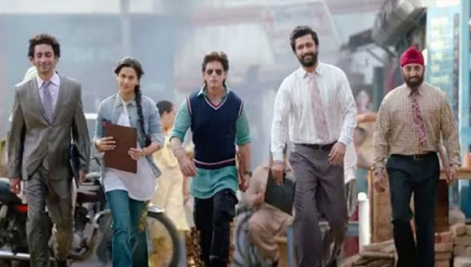 పంజాబ్‌లో పండగ వాతావరణాన్ని తీసుకొచ్చిన ‘డంకీ’.. సినిమా చూడటానికి ట్రాక్టర్స్‌లో థియేటర్స్‌కి వస్తోన్న ప్రేక్షకులు