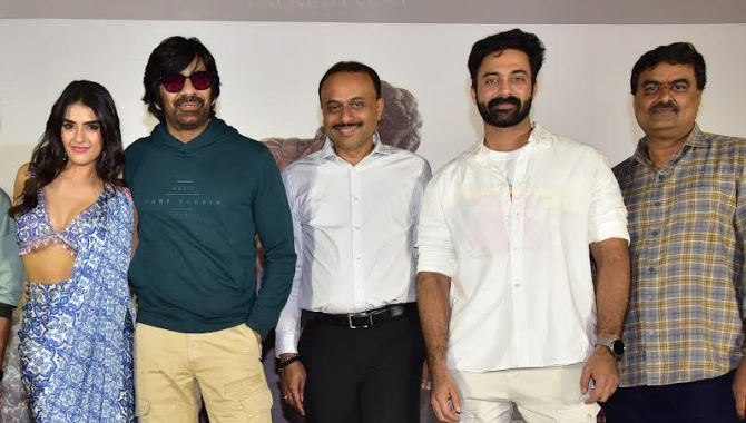 ‘ఈగల్’ డిఫరెంట్ మాస్ ఫిల్మ్. ఖచ్చితంగా అందరికీ తెగ నచ్చుతుంది : రవితేజ