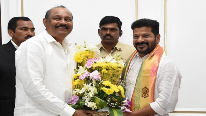 తెలంగాణ ముఖ్యమంత్రి శ్రీ రేవంత్ రెడ్డి గారిని కలిసిన నిర్మాత బెల్లంకొండ సురేష్