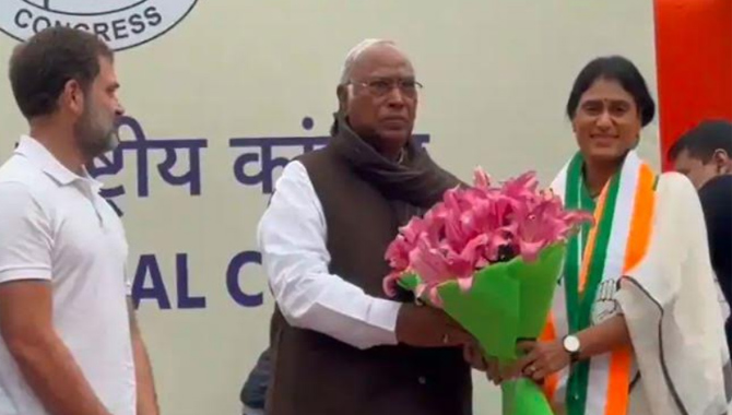కాంగ్రెస్ లో ‘షర్మిల’ పాత్ర..?