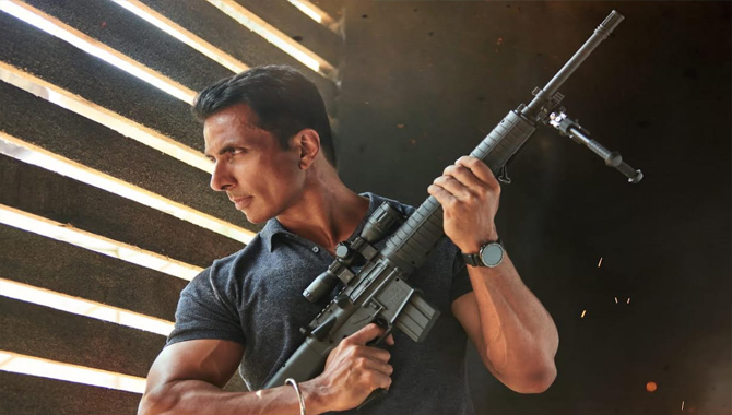 Sonu Sood pays tribute to cybercrime victims by his upcoming film ‘Fateh’