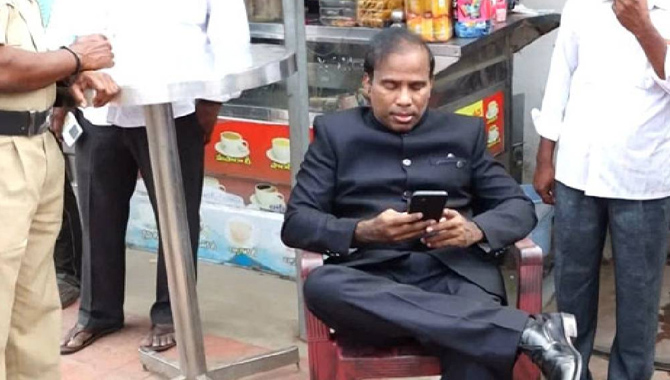 అపాయింట్ మెంట్ ఇస్తే దీవిస్తా… లేదంటే శపిస్తా