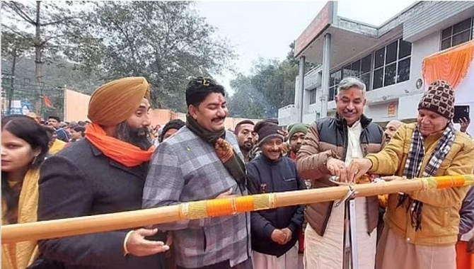 అయోధ్య రామయ్యకు కానుకగా భారీ వేణువు!