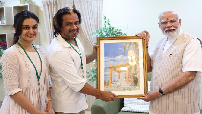 ప్రధాని నరేంద్ర మోడి ని కలిసిన యాక్షన్ కింగ్ అర్జున్