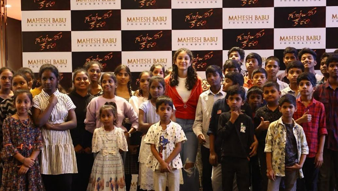 Sitara Ghattamaneni, Hosts Guntur Kaaram Special Screening for Orphan Kids