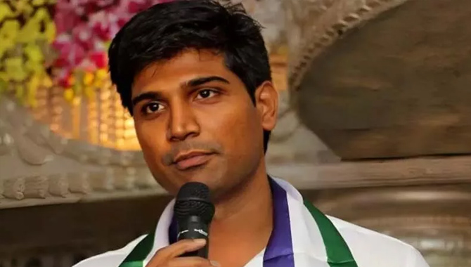 వైసీపీకి మరో షాక్.. ఎంపీ లావు శ్రీకృష్ణదేవరాయులు రాజీనామా