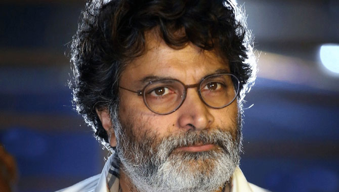 ఆ మల్టీస్టారర్ చేయాల‌ని త్రివిక్ర‌మ్ ను ఒత్తిడి చేస్తున్న నిర్మాత‌