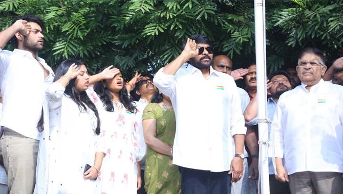 ఈ రిపబ్లిక్ డే నాకెంతో ప్రత్యేకం.. ఈ ప్రయాణంలో నాలో స్ఫూర్తి నింపి ముందుకు నడిపించింది నా అభిమానులే :  చిరంజీవి