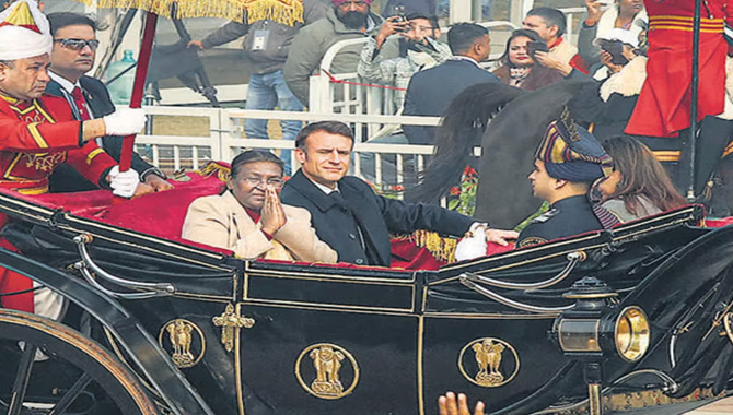 40 ఏళ్ల తర్వాత మళ్లీ గుర్రపు బగ్గీపై.. రాష్ట్రపతి