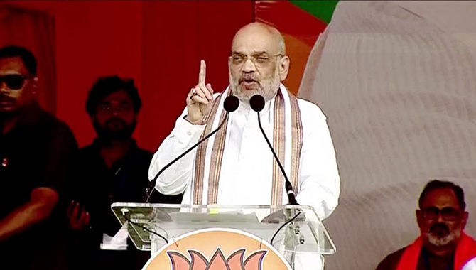 తెలంగాణలో  కేంద్ర మంత్రి అమిత్ షా ..పర్యటన రద్దు