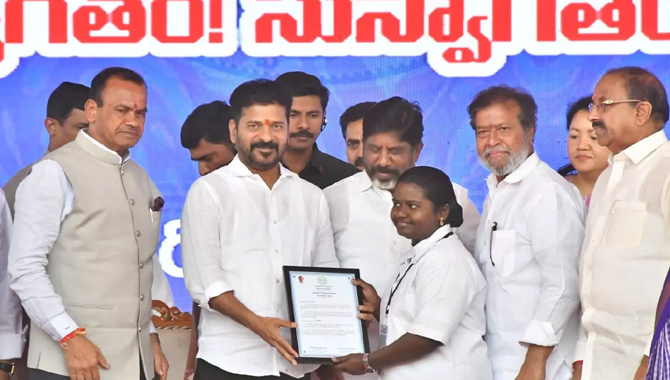 ఏడాదిలోగా 2 లక్షల ఉద్యోగాలు భర్తీ చేస్తాం : సీఎం రేవంత్