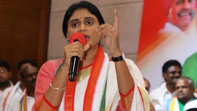 మళ్లీ స్పెషల్ స్టేటస్ చిచ్చు రాజేస్తున్న షర్మిల..!! ఎవరు టార్గెట్..?