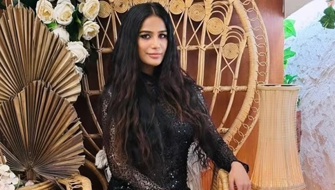 గర్భాశయ క్యాన్సర్ తో బాలీవుడ్ నటి పూనమ్ పాండే మరణం