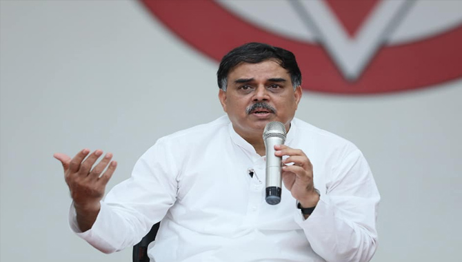 ఏం సలహాలు ఇచ్చారని రూ.లక్షల్లో జీతాలు : నాదెండ్ల మనోహర్