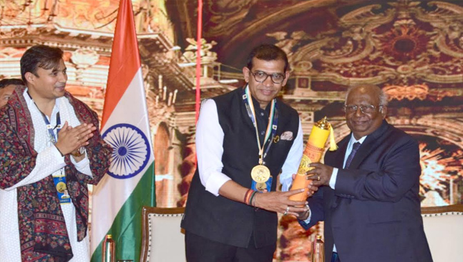 Champions of Change 2024 Award to AMR India Limited Group Chairman & MD A Mahesh Reddy Champions Of Change 2024 Award To Nagarjuna Shirdi Sai Producer Amr India Limited Group Chairman And Managing Director A Mahesh Reddy 2