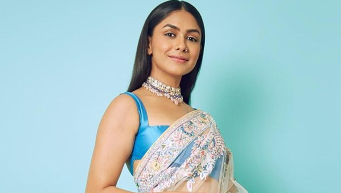 నెపోటిజంపై మీడియాకు పంచ్ వేసిన మృణాల్