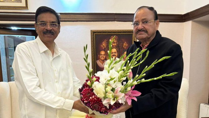 వెంకయ్య నాయుడికి కంభంపాటి అభినందనలు