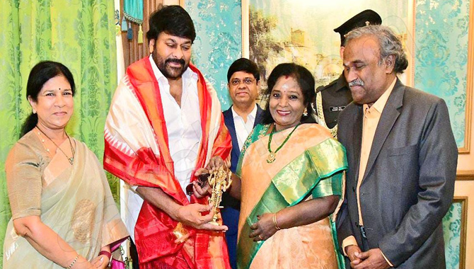 పద్మవిభూషణ్ మెగాస్టార్ కు గవర్నర్ అభినందనలు