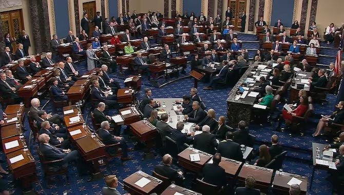 ఎట్టకేలకు ఉక్రెయిన్కు అమెరికా సాయం ఎట్టకేలకు ఉక్రెయిన్కు అమెరికా సాయం