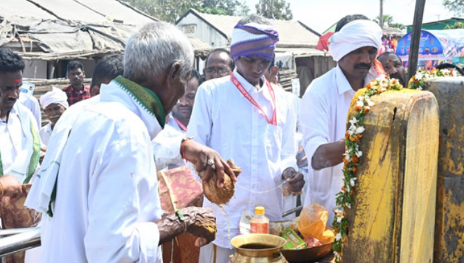 మేడారం మహాజాతర తొలి ఘట్టం.. అత్యంత వైభవంగా ప్రారంభం